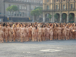 hysteroids:  Tunick_Mexico_May2007_20 by NkdAlx 