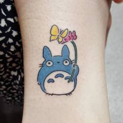 satanicspacecat:  Was so stoked to do this adorable lil totoro