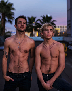 malecelebsnudity:  Rocky Lynch & Ross Lynch