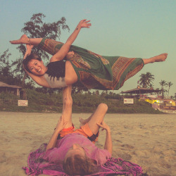 the-art-of-yoga:  Acroyoga in Arambol GoaPhotographer yogicasinoॐ☯