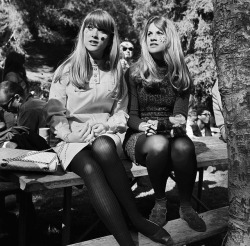 isabelcostasixties:Girls at Elysian Park for a ‘Love-In, in