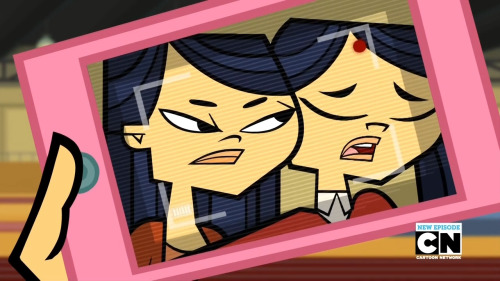 codykins-blogs-stuff:  dangerd0om:  Emma and Kitty from todays episode. Emma being wet and sticking her ass out in the first picture, HNNNNNNNNNNNNNNNG. Sweet mother of jesus. Also i knew that Noah was going to fall in love with emma, and i hope they