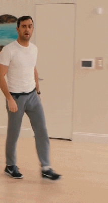 sergethecurious:  guys-with-bulges:  Justin Theroux generously
