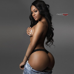 valpowerexoticgirls:  Lira Galore - Facet Studio  Wow Prefection!