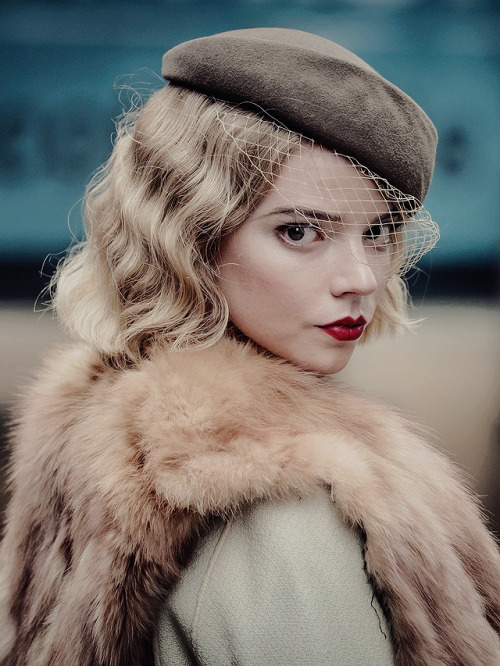 thesoldiersminute:ANYA TAYLOR - JOY   as    GINA GRAY   in  PEAKY