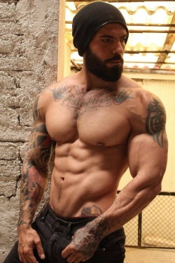 Daddies Bears and Muscles
