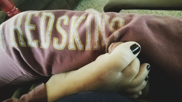 terras-toes:The ONLY time I’m a Redskins fan! Lol. Look