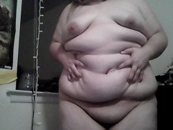 Beautiful submission here. That fluffy belly and creamy skin