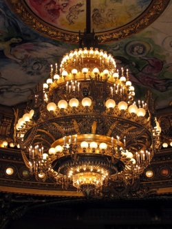 dansmoncoeur:Palais Garnier chandelier, Paris.