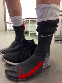 shoesize45:  My size 11’s in nike rugby socks and my free runs…
