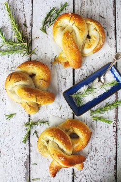 foodiebliss:  Brie-Stuffed Soft Pretzels with Rosemary &