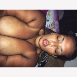 xoxoxomona69:  I think i need to tan nude 🙈 #evenmylipburnt