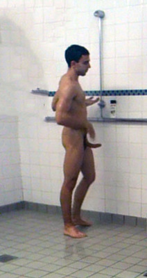 hobartgloryhunter:  LOVE  catching a guy in the showers with