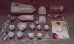 orriculum:(most of) my rose quartz pieces 🌹