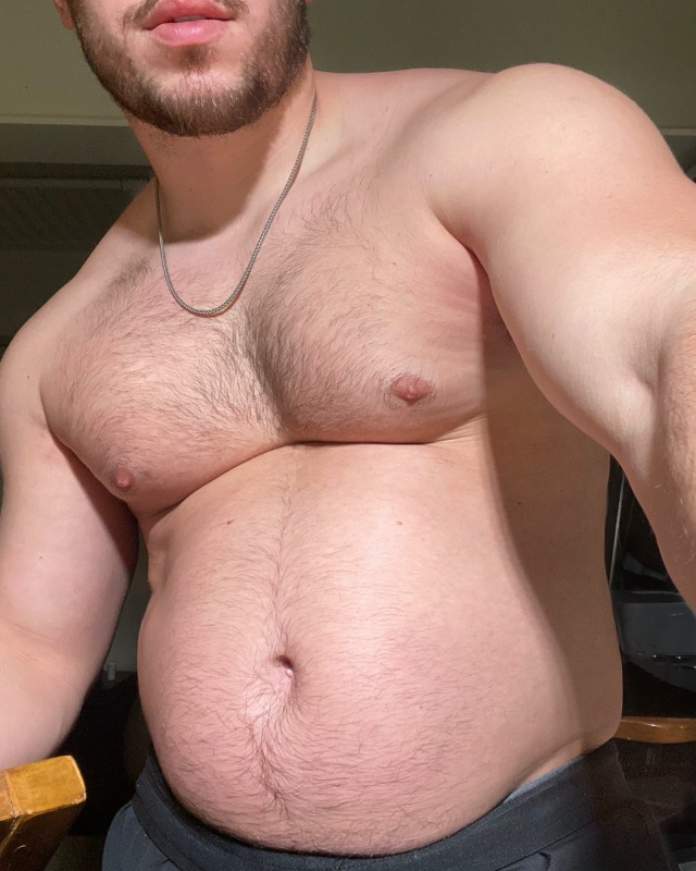 thic-as-thieves:Working on my big boy bodSitting at 205 lbs,