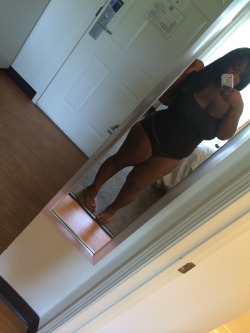curvedbullets:  Hotel selfies ft. my growing booty. 