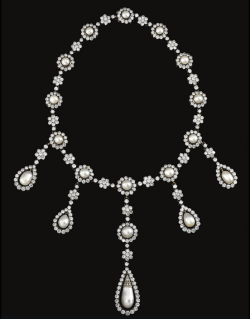 omgthatdress:  necklace 1890s Sotheby’s 