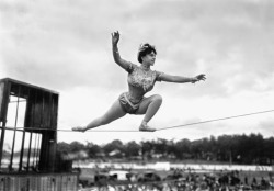 givenstitches:  greypoppies:  Photos of women in the circus by