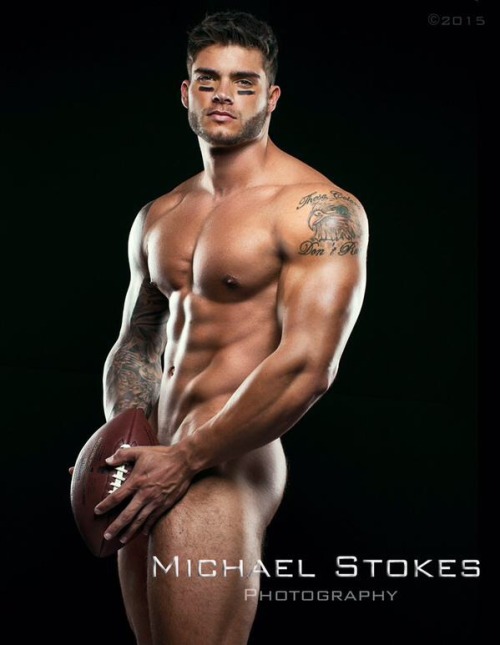 Sexy hunk ðŸ˜ http://imrockhard4u.tumblr.com