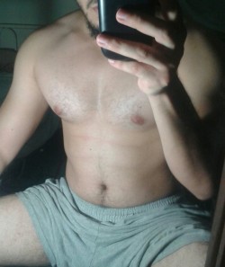 joerexblues:  joerexblues:  chunky guy just got out of the shower