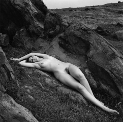 vivipiuomeno:  Wynn Bullock ph. - Gretchen 1972