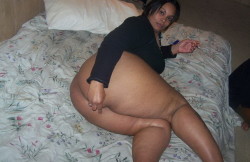 leemore-23:  thickblackmilf:Redbone mama @thickblackmilf  Oh