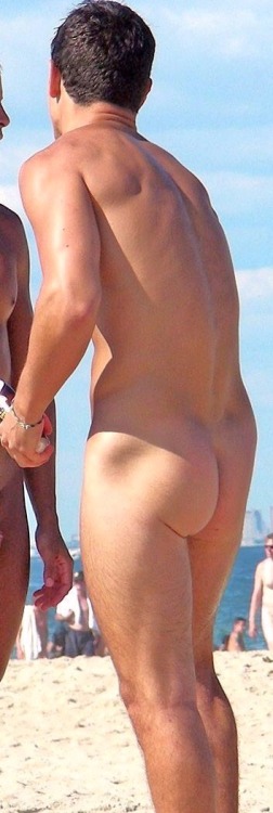 gay-art-and-more:  bycraigdixon:  My summer beach party 