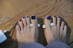 hippie-feet:  new coulour, metallic blue… I like! 