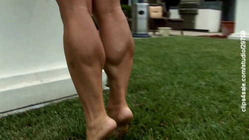 more huge calves at : http://www.her-calves-muscle-legs.com/2016/04/large-shapely-fitness-calves.html