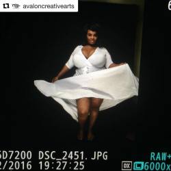 #Repost @avaloncreativearts ・・・ #sotc with this great photo shot of Bella Raye @plusmod_bella_raye enjoy #celebratemysize  #voluptous  #volup2isdiversity #honormycurves #honormycurves #ashleytruemodelcontest #celebratemysize #avaloncreativearts