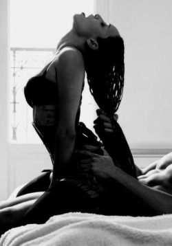 Sensual hot girls masturbating live on free adult webcams Click