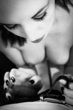 Sensual hot girls masturbating live on free adult webcams Click