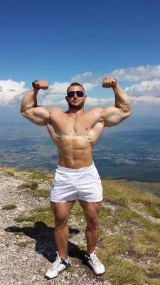 besimtrena:  Flexing on the mountains    Handsome, sexy, and