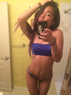 sexyselfiesgirls:  Asian selfies by hot babes sharing self shot