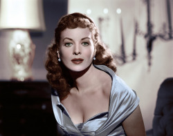 oldhollywood-mylove:    Happy Heavenly Birthday to our Maureen