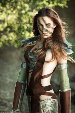 cosplay-paradise:  Aela the Huntress, Cosplay by: Chloe Dykstra,