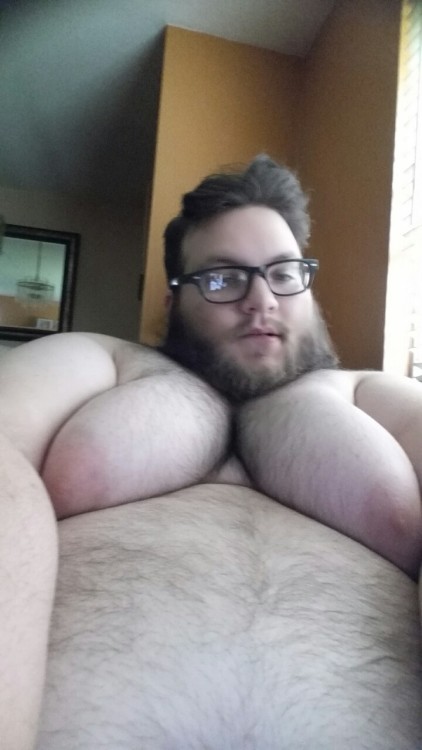 smother-me-in-ur-blubber:  So hot for this sexy fat boy. Adorable face. Amazing huge tits that I want to lick, suck and squeeze. Massive blubber belly I would love to bury my face in.  #daytonasgonnathrillyou   Them’s some perky moobs