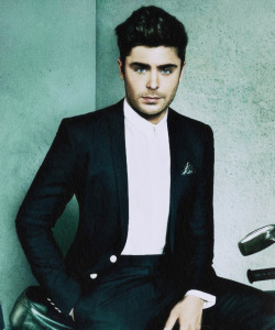 sun-summer-sea:  (17) zac efron | Tumblr on We Heart It - http://weheartit.com/entry/56407037/via/ninjanouk