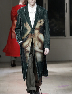 meekiyelvvoh:  Yohji Yamamoto AW11 