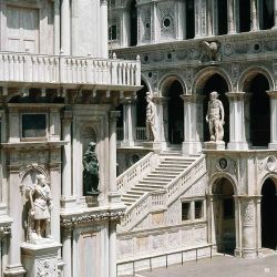 hadrian6: Scala dei Giganti - The Giants Staircase.1483-85. Palazzo