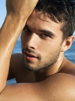 amanthingface:  Visit amanthing Hunk Edition BlogWith 9 Different