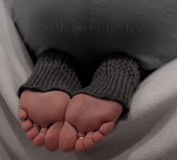 soleorscience:  Feet warmers 