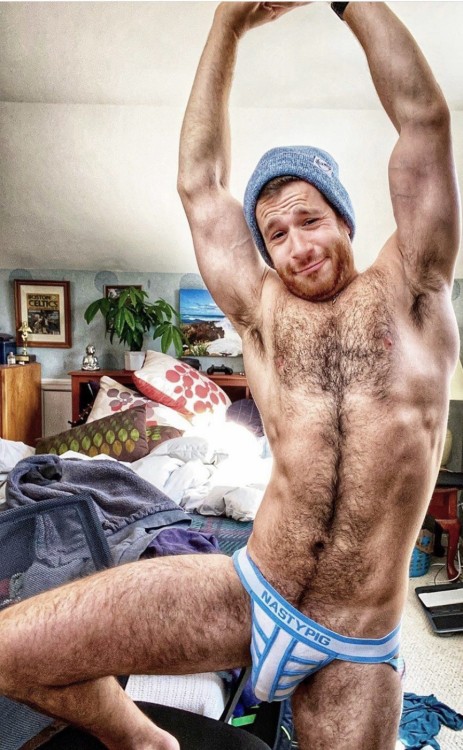 hairypo: spiderman021:   bulging: Anyone know who he is ? Underwear,