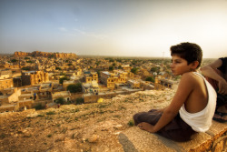 goplacesdotin:  The Jaisalmer Fort at a distance. Photographer