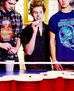 calmthehood:  But imagine trying to psych Luke out while playing