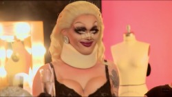 ichbinbaden:  *Kandy Ho tries to start shit with Pearl **Gets