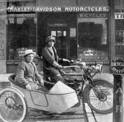 indypendent-thinking:  Harley Davidson, 1915 