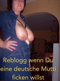 andi4060:lecksie69:  pervsau:  MutterFotze  Ich will  Wo bist