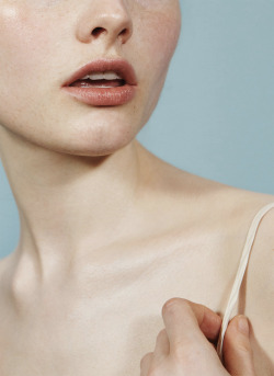bienenkiste:  Photographed by Romain Duquesne for Glossier 