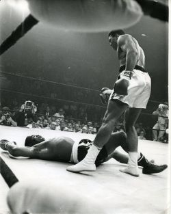 languagethatiuse:Mr. Muhammad Ali towering over Sonny Liston